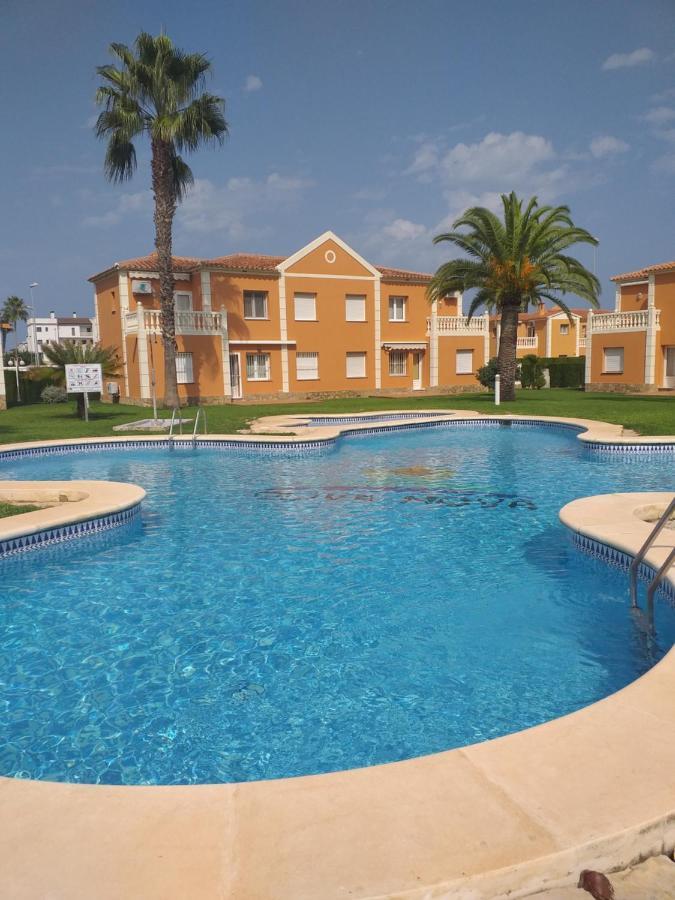 Oliva Nova Flat In Front Of Met Apartment Exterior photo